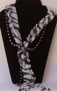 FOULARD COLLIER ZEBRE NOIR BLANC