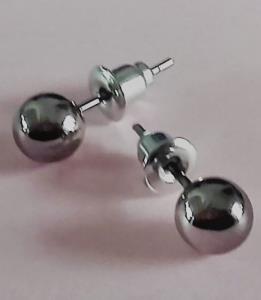 BOUCLES D'OREILLES CLOUS 